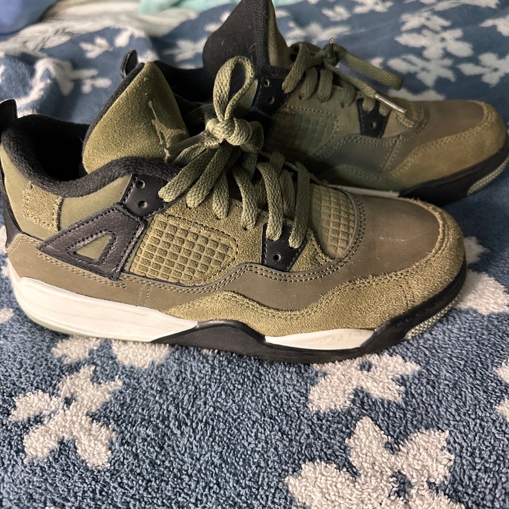 Retro Jordan 4’s - Picture 3 of 6